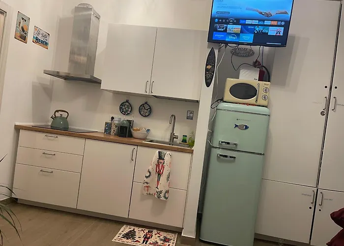 Surfer's Paradise Apartment